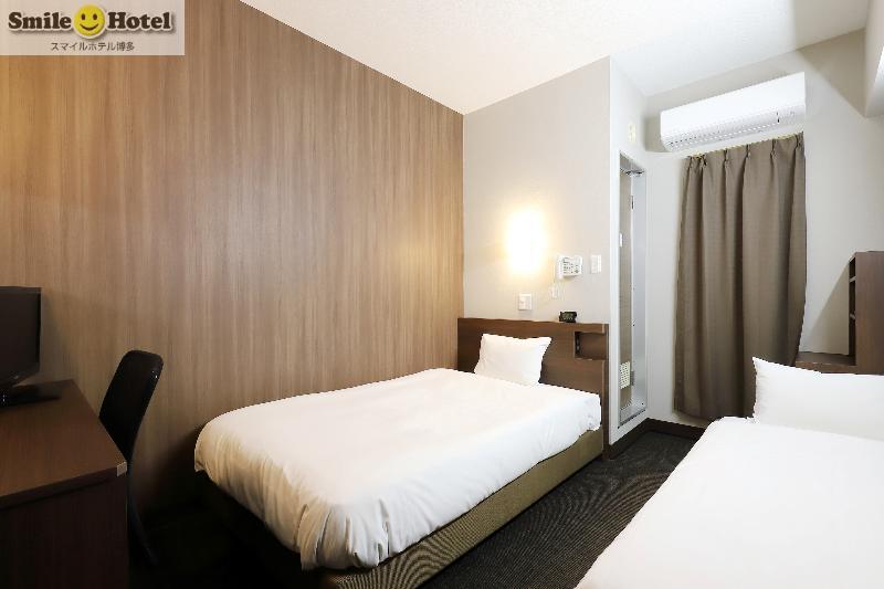 Smile Smart Inn Hakata Фукуока Экстерьер фото